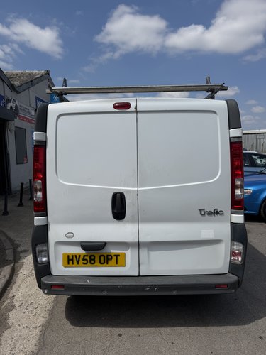 RENAULT TRAFIC II Van (FL) 1995cc — photo 3